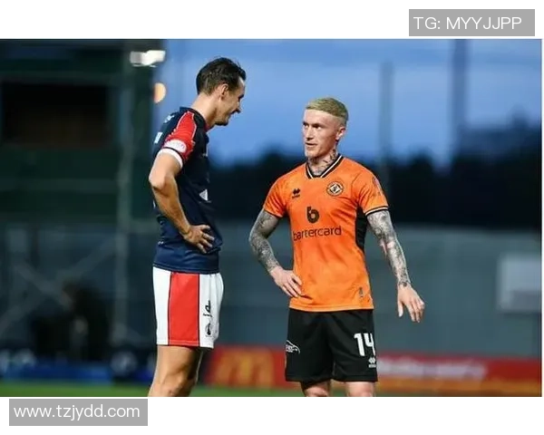 足球明星拜恩斯的传奇生涯与场上风采全解析